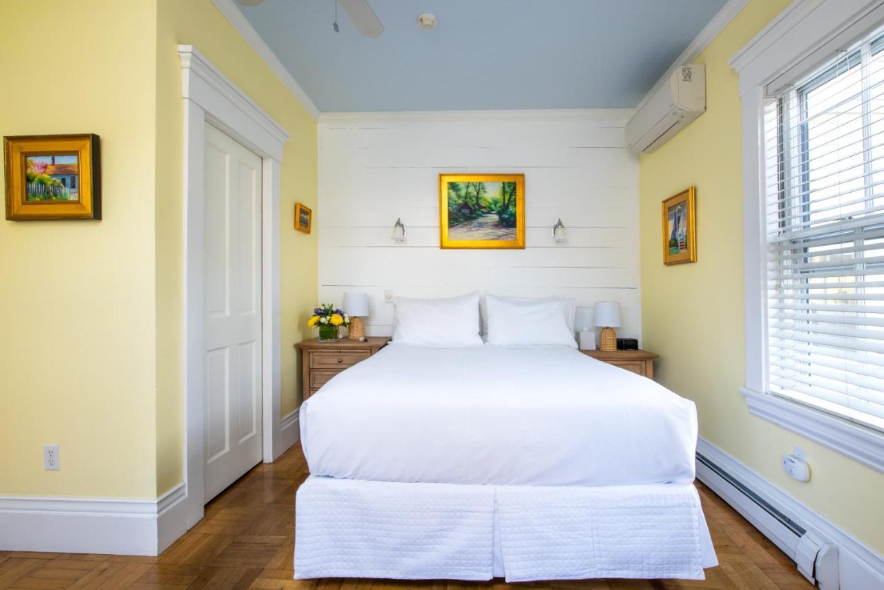 Admiral'S Landing (Adults Only) Bed & Breakfast Provincetown Bagian luar foto