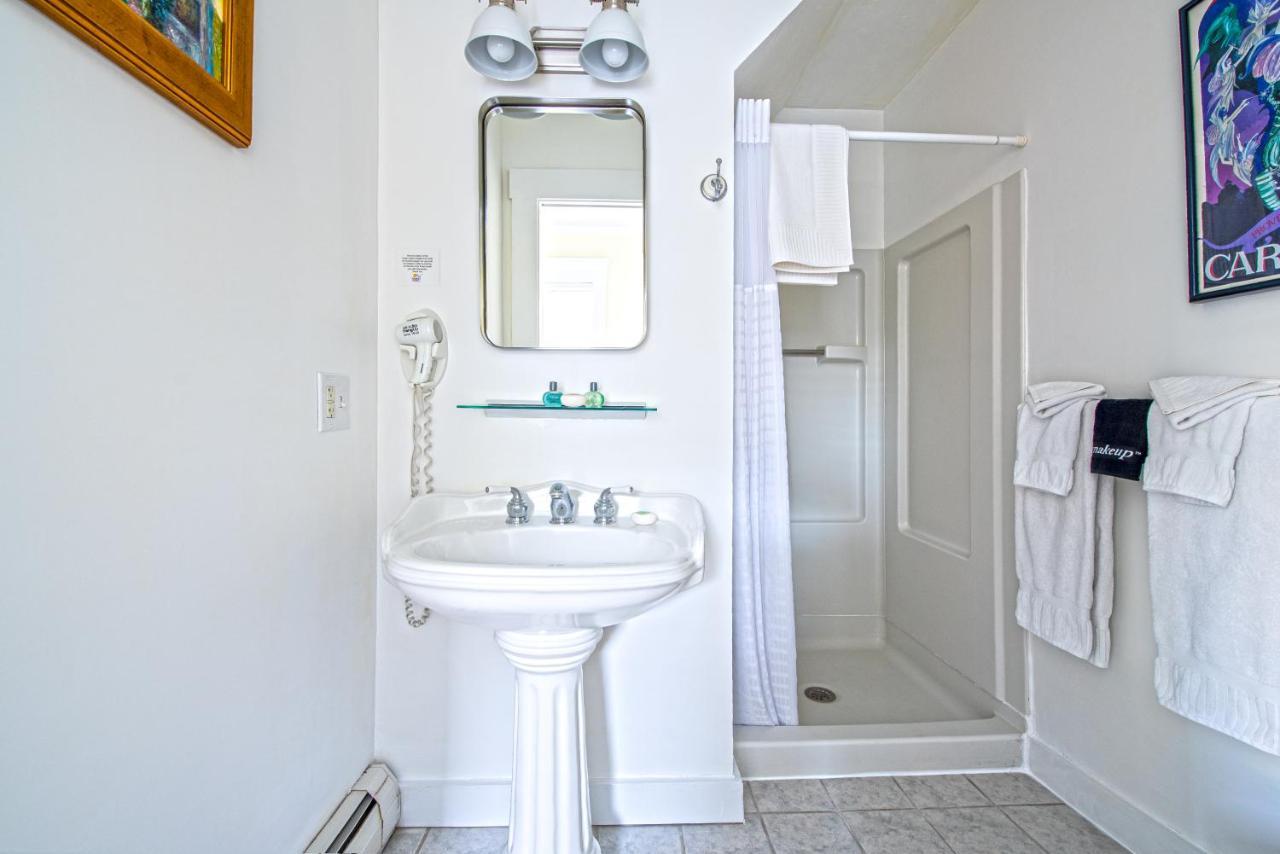 Admiral'S Landing (Adults Only) Bed & Breakfast Provincetown Bagian luar foto