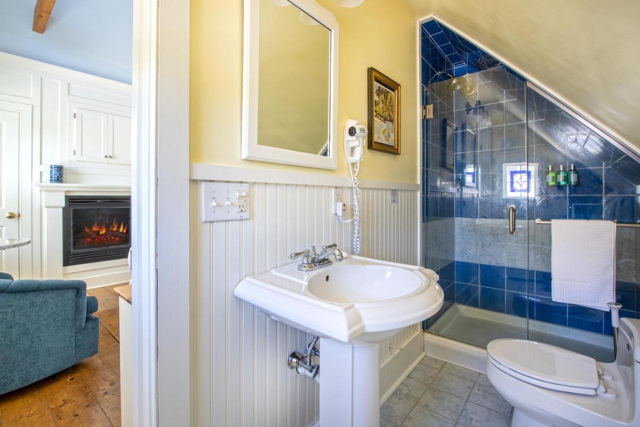 Admiral'S Landing (Adults Only) Bed & Breakfast Provincetown Bagian luar foto