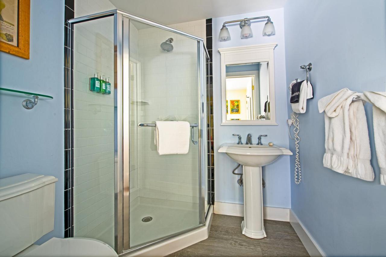 Admiral'S Landing (Adults Only) Bed & Breakfast Provincetown Bagian luar foto