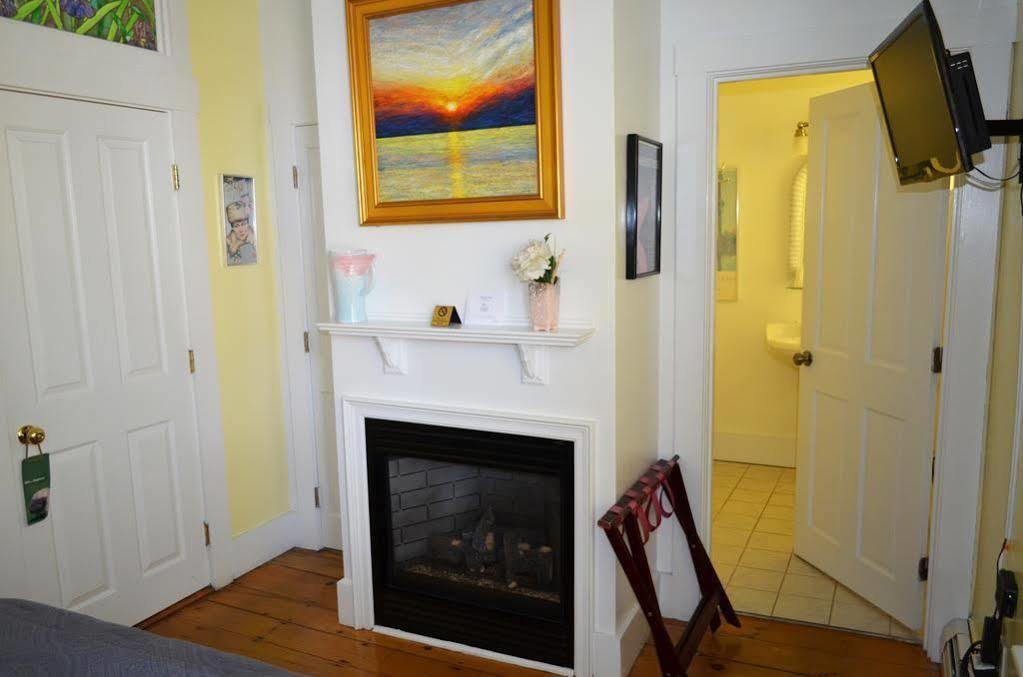 Admiral'S Landing (Adults Only) Bed & Breakfast Provincetown Bagian luar foto